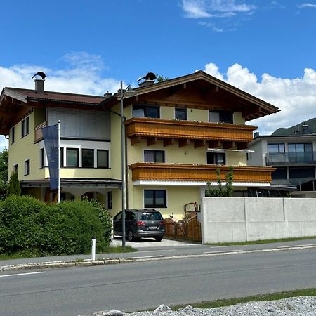 Haus Laubreuter Apartment Капрун Екстериор снимка
